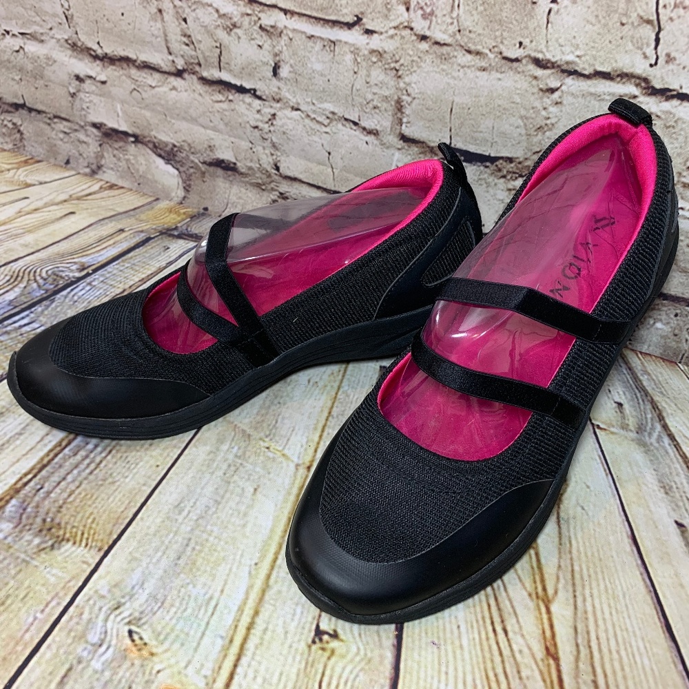 Vionic Womens Black Closed Toe Slip On Fits 8-8.5